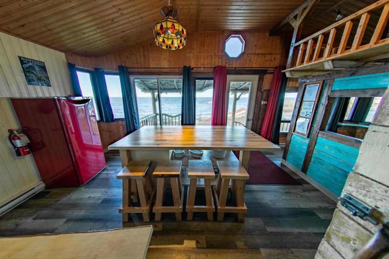 Auberge Festive Sea Shack Sainte Anne des Monts Exterior photo